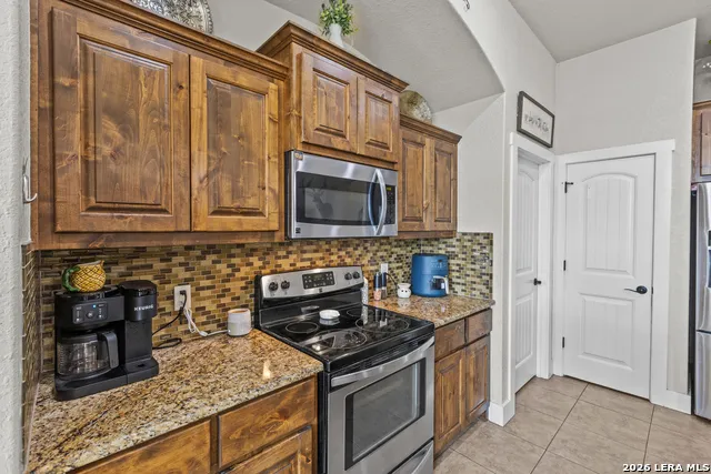 1812 Wandering Trail Pleasanton, TX 78064