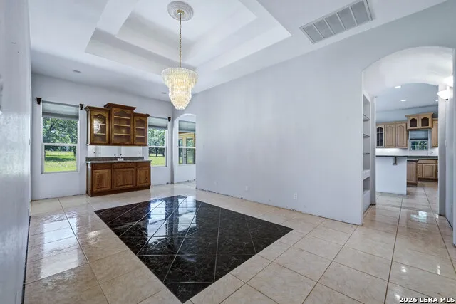 282 SHANNON RDG Floresville, TX 78114