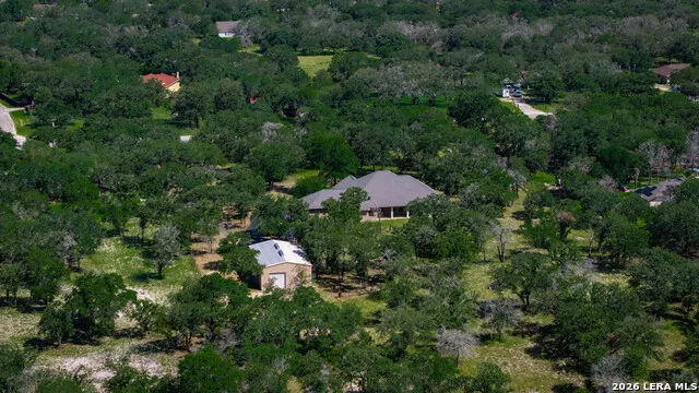 282 SHANNON RDG Floresville, TX 78114