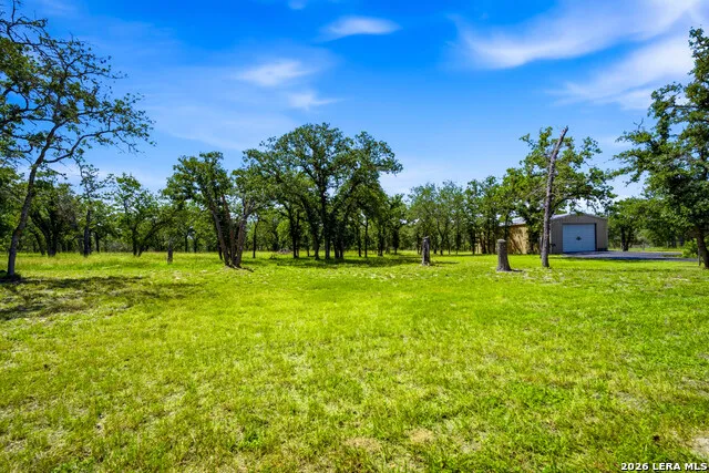 282 SHANNON RDG Floresville, TX 78114