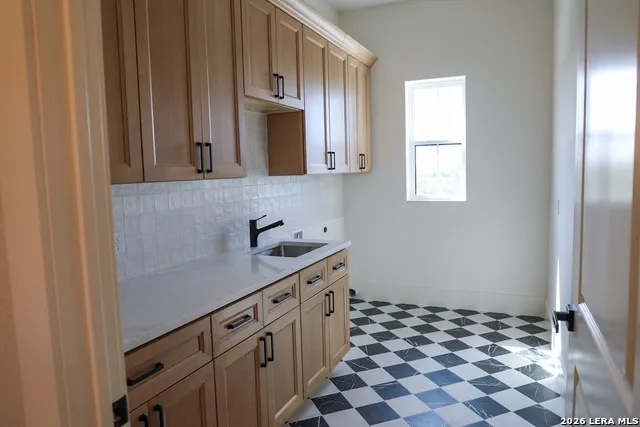 977 PINTO CYN Bandera, TX 78003