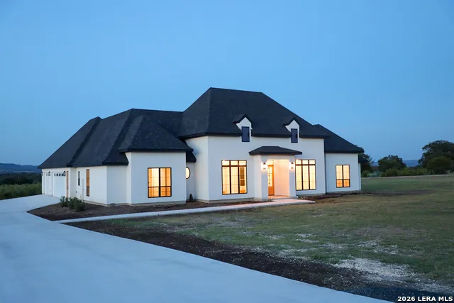 977 PINTO CYN Bandera, TX 78003
