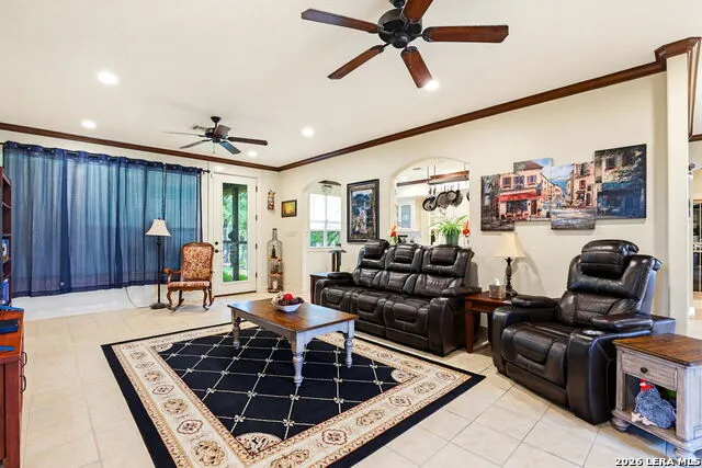 1103 Eagle View Pleasanton, TX 78064