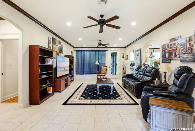 1103 Eagle View Pleasanton, TX 78064
