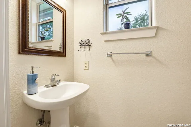 1103 Eagle View Pleasanton, TX 78064