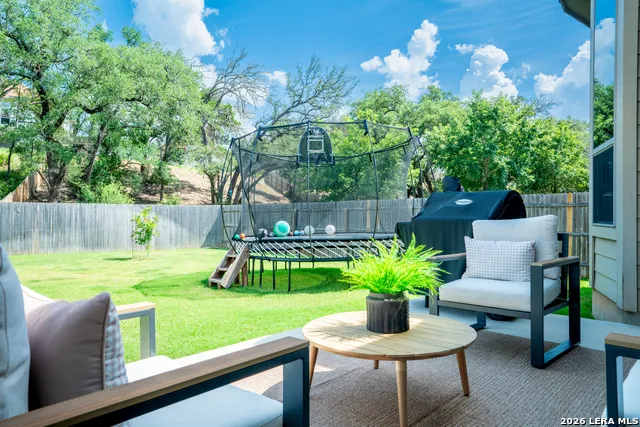 8946 WHIMSEY RDG Fair Oaks Ranch, TX 78015