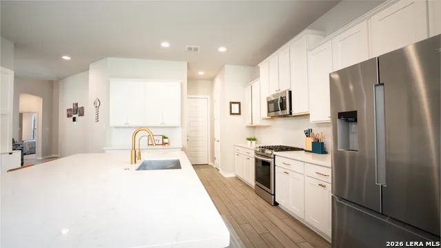 8946 WHIMSEY RDG Fair Oaks Ranch, TX 78015