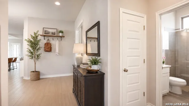 8946 WHIMSEY RDG Fair Oaks Ranch, TX 78015