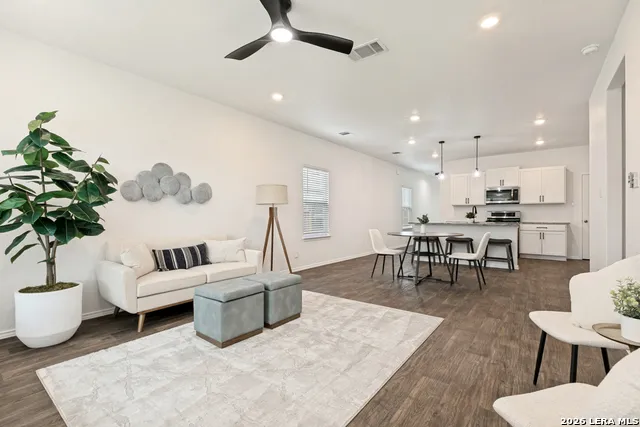 15719 Clove Spice Way Von Ormy, TX 78073