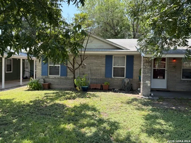 613 OLD CARRIZO RD Uvalde, TX 78801