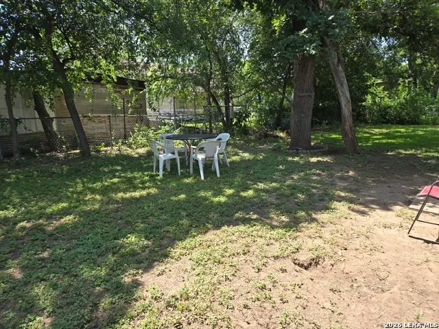 613 OLD CARRIZO RD Uvalde, TX 78801