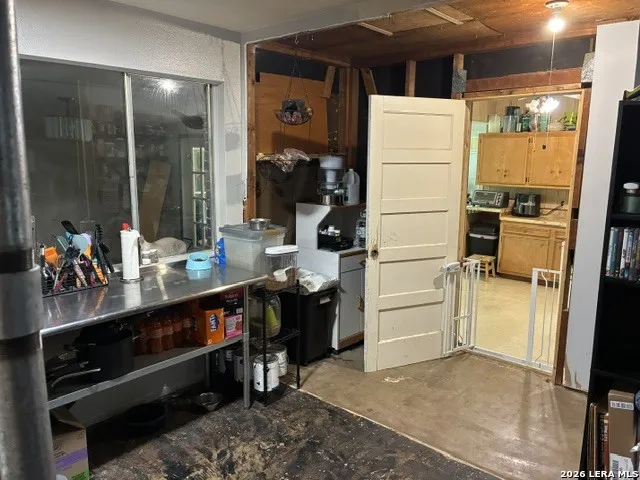 613 OLD CARRIZO RD Uvalde, TX 78801