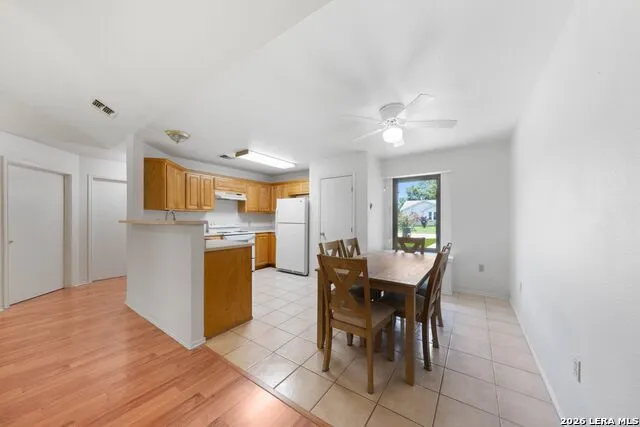 109 Windcrest Floresville, TX 78114