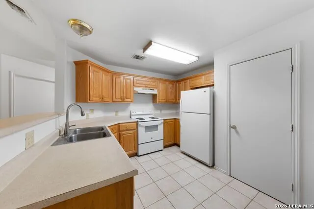 109 Windcrest Floresville, TX 78114