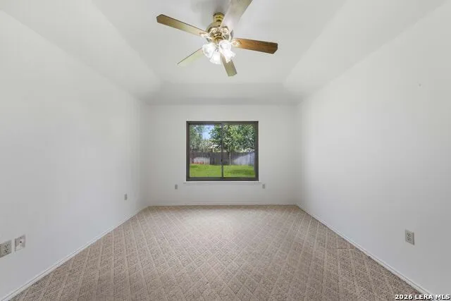 109 Windcrest Floresville, TX 78114
