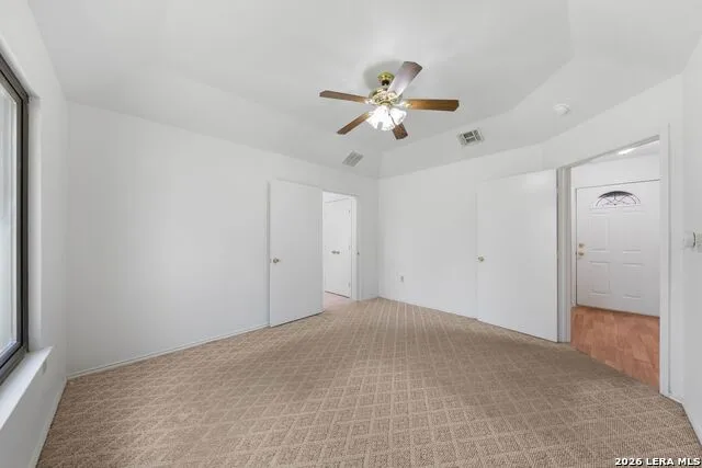 109 Windcrest Floresville, TX 78114
