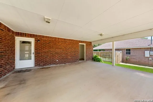 109 Windcrest Floresville, TX 78114