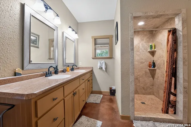2217 County Road 412 Stockdale, TX 78160