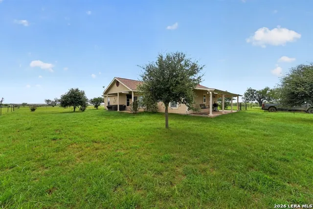 2217 County Road 412 Stockdale, TX 78160