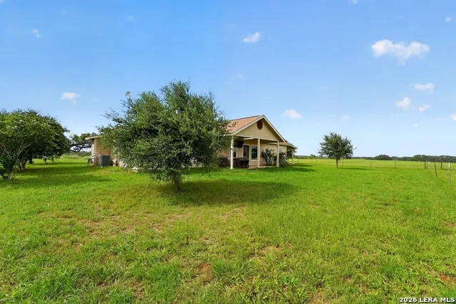 2217 County Road 412 Stockdale, TX 78160