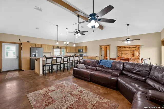 2217 County Road 412 Stockdale, TX 78160