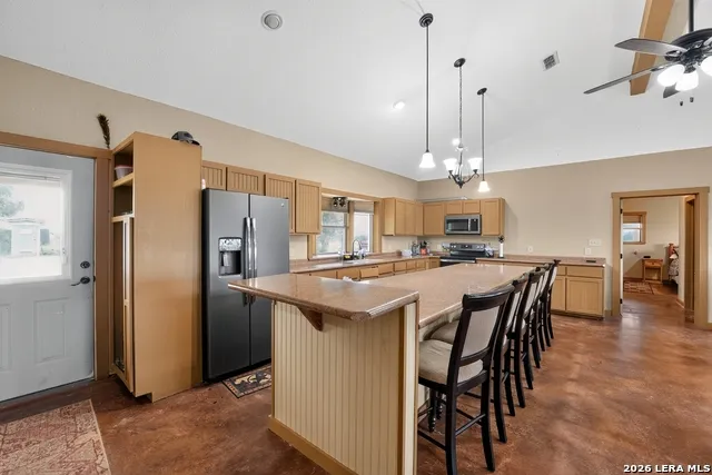 2217 County Road 412 Stockdale, TX 78160