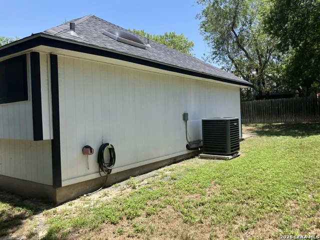 7702 Rohrdanz Live Oak, TX 78233