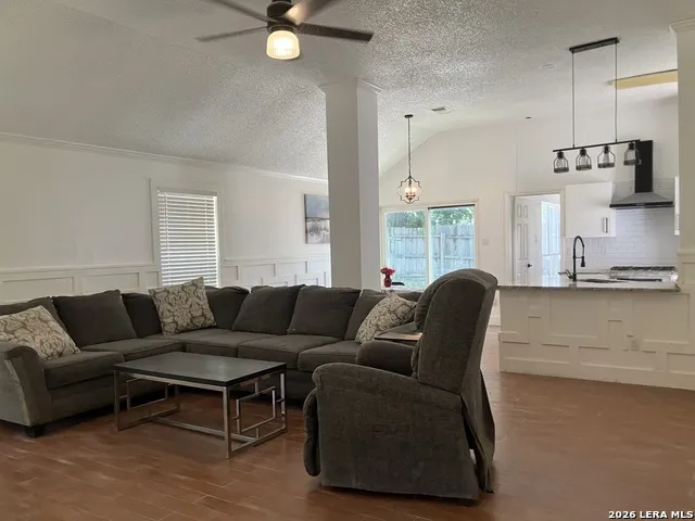 7702 Rohrdanz Live Oak, TX 78233