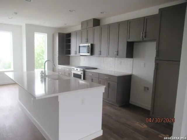 102 Tendick #UNIT 804 San Antonio, TX 78209