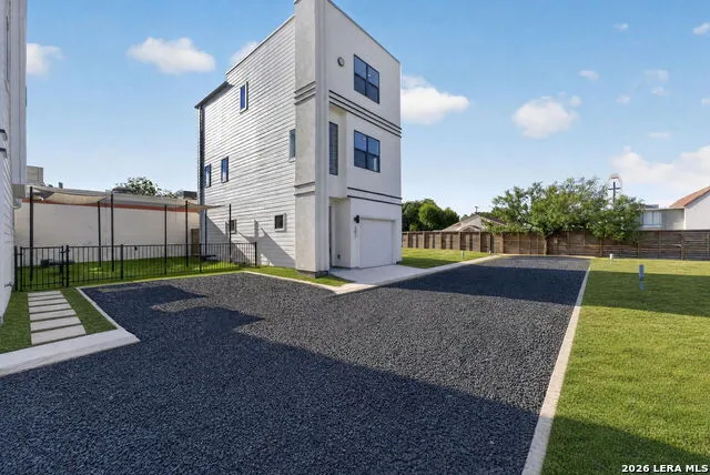 1735 W Gramercy Pl #201 San Antonio, TX 78201