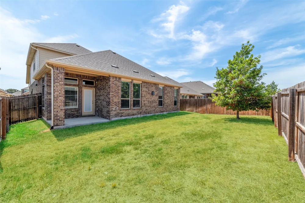 10917 Blaze Street Aubrey, TX 76227