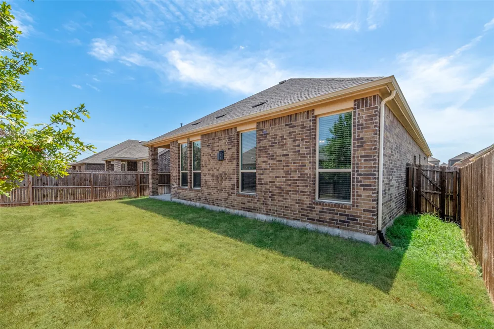 10917 Blaze Street Aubrey, TX 76227