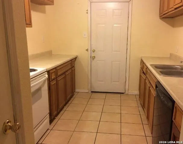 7603 Oak Chase San Antonio, TX 78239
