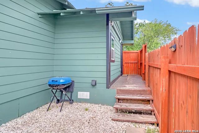 713 Lockhart San Antonio, TX 78202