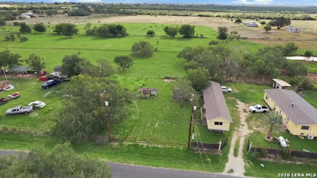 18764 Lagloria Elmendorf, TX 78112