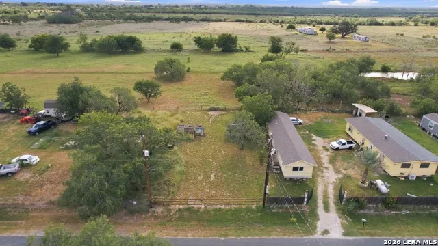 18764 Lagloria Elmendorf, TX 78112