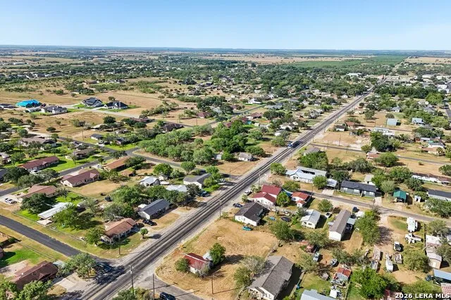 101 MCDANIEL ST Poth, TX 78147