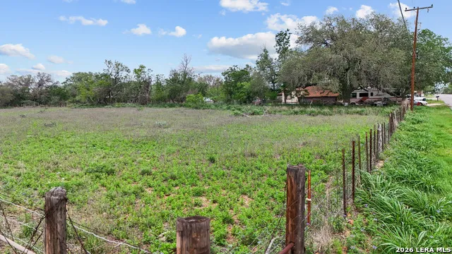 00 Windy Knoll Devine, TX 78016