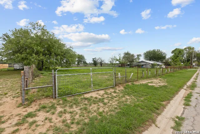 00 Windy Knoll Devine, TX 78016