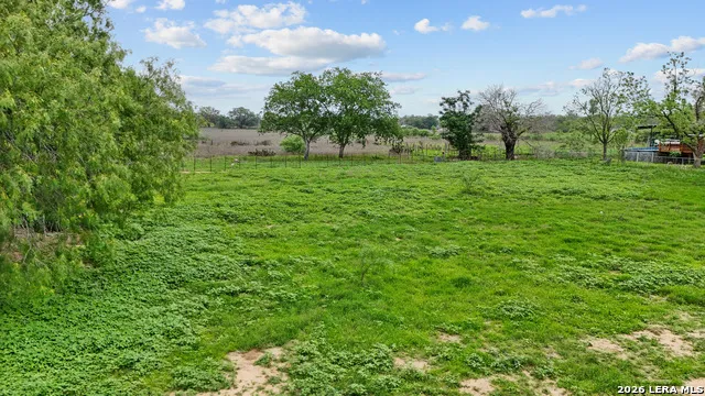00 Windy Knoll Devine, TX 78016