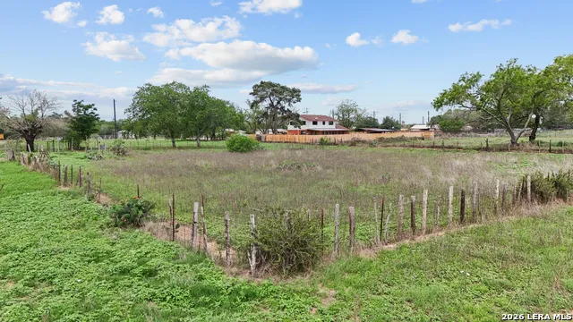 00 Windy Knoll Devine, TX 78016