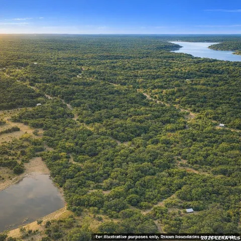 1321 Brushy Creek Drive Lakehills, TX 78063