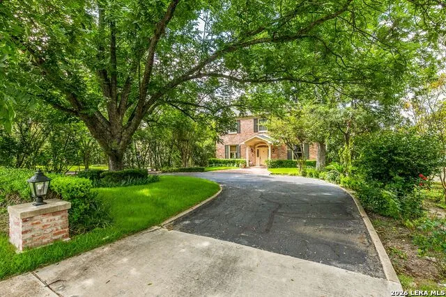 214 Terrell Rd Terrell Hills, TX 78209
