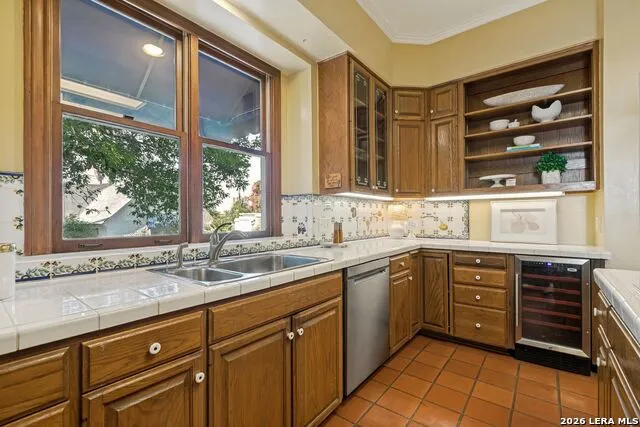 214 Terrell Rd Terrell Hills, TX 78209