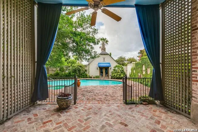 214 Terrell Rd Terrell Hills, TX 78209
