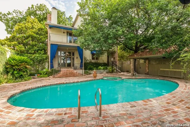214 Terrell Rd Terrell Hills, TX 78209