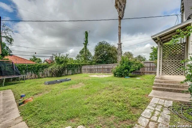 214 Terrell Rd Terrell Hills, TX 78209