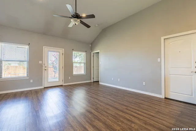 120 NAVARRO XING Seguin, TX 78155