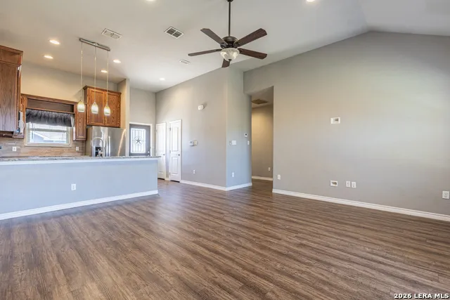 120 NAVARRO XING Seguin, TX 78155