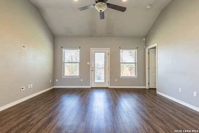 120 NAVARRO XING Seguin, TX 78155